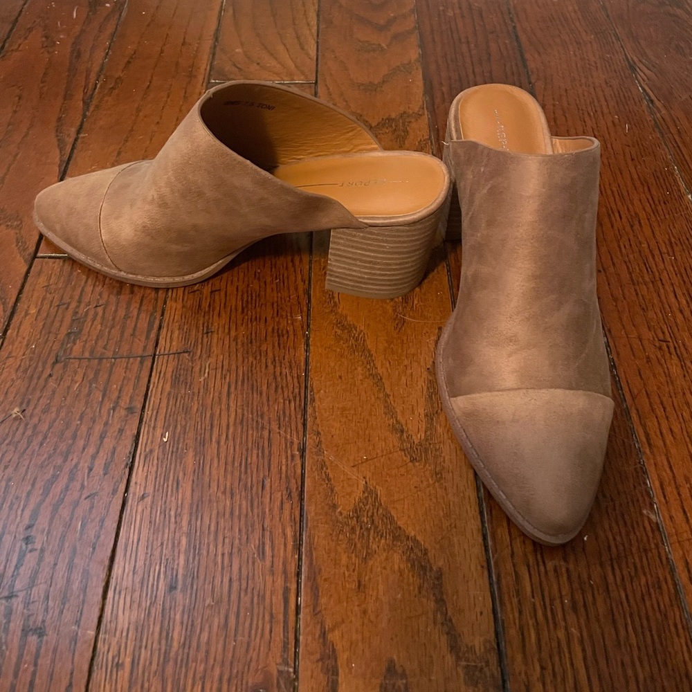 Shoes - Picture 2 of 3
